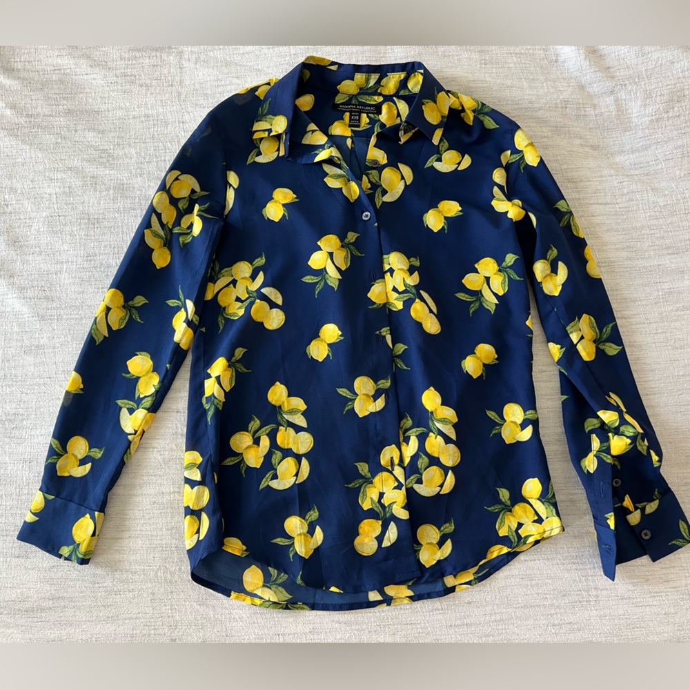 Banana Republic Navy and Yellow Lemon Print Button-Up Collared Shirt. Size XXS